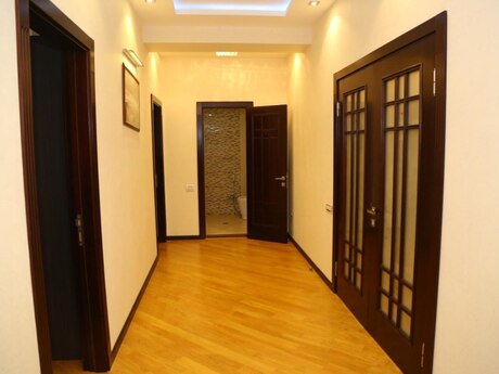 4-room apartment for rent, 270 m², Şah İsmayıl Xətai: 3 800 ₼/mo 4