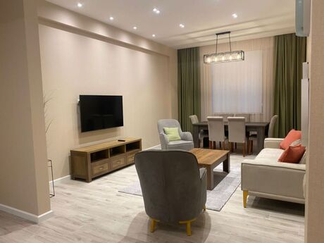 Аренда: 3-комнатная квартира, 130 м², Elmlər Akademiyası: 2 500 ₼/мес 2