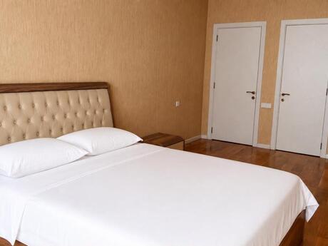 Аренда: 3-комнатная квартира, 130 м², Elmlər Akademiyası: 2 500 ₼/мес 5