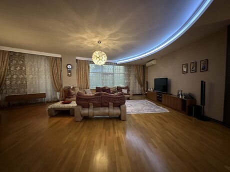 Kirayə 4 otaqlı mənzil, 230 m², Sahil: 2 800 ₼/ay 4
