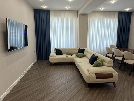 3-room apartment for rent, 160 m², Ağ şəhər: 3 000 ₼/mo 3