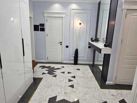 4-room apartment for rent, 180 m², İnşaatçılar: 2 450 ₼/mo 5
