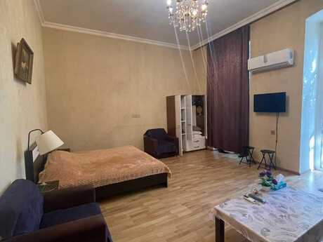 2 rooms · 65 m² · floor 2/5, İçəri Şəhər