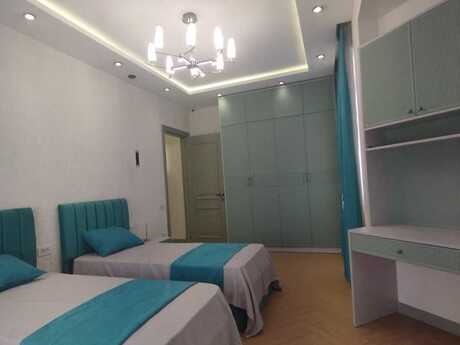 4-room apartment, 186 m², 28 May: 780 000 ₼ 5