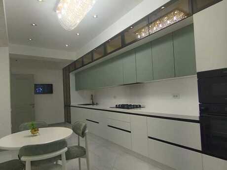 4-room apartment, 186 m², 28 May: 780 000 ₼ 3