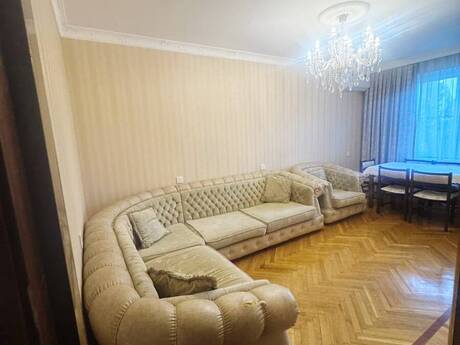 Əhmədlidə 4 otaqlı köhnə tikili mənzil satılır, 85 m², 233 000 AZN, şəkil 2 / 12