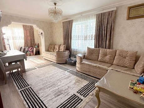 4 rooms · 90 m² · floor 4/4, Nizami