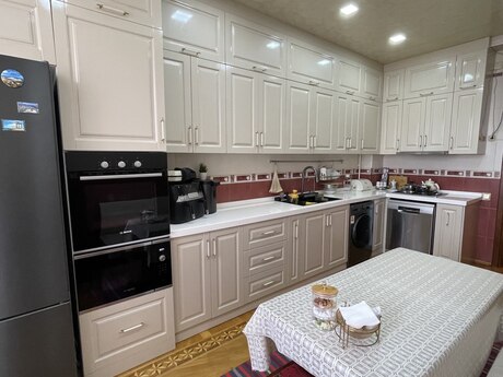 4-комнатная квартира, 146 м², Azadlıq Prospekti: 435 000 ₼ 4