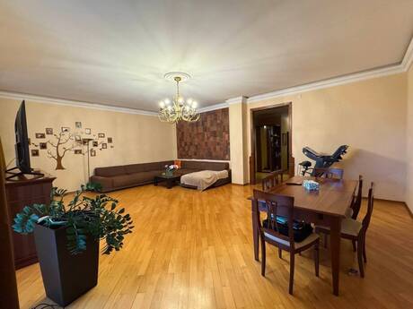 4 otaqlı mənzil, 220 m², Nizami: 560 000 ₼ 4