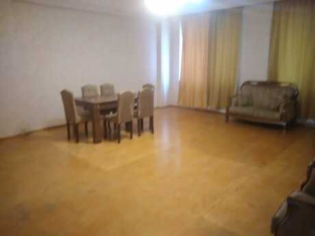 3-room apartment for rent, 126 m², İnşaatçılar: 800 ₼/mo 3
