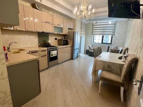 3-room apartment for rent, 146 m², Gənclik: 1 299 ₼/mo 3