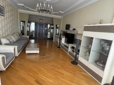 2 otaq · 105 m² · 4/17 mərtəbə, İnşaatçılar