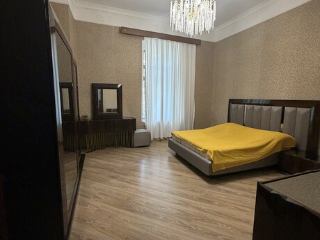 4-room apartment, 200 m², Sahil: 900 000 ₼ 4