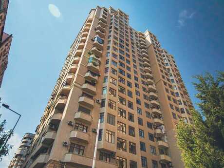 3 otaq · 140 m² · 13/20 mərtəbə, İnşaatçılar
