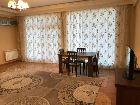 Аренда: 3-комнатная квартира, 170 м², Şah İsmayıl Xətai: 1 400 ₼/мес 5