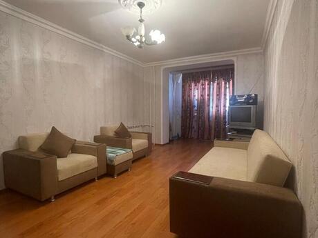 Аренда: 1-комнатная квартира, 30 м², Elmlər Akademiyası: 450 ₼/мес 3