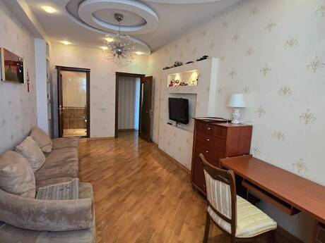 3 otaqlı mənzil, 164 m², 28 May: 458 000 ₼ 5