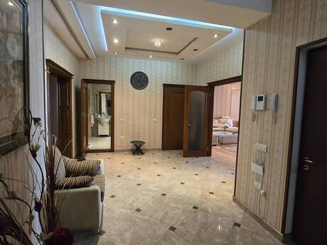 3 otaqlı mənzil, 164 m², 28 May: 458 000 ₼ 4
