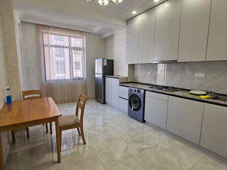 3-room apartment for rent, 130 m², Nəriman Nərimanov: 1 299 ₼/mo 4