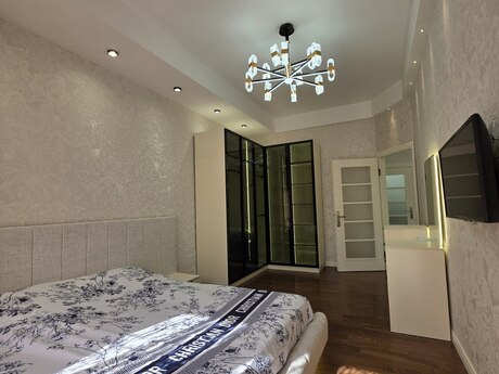 3-комнатная квартира, 107 м², 8 Noyabr: 379 000 ₼ 5
