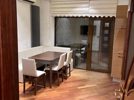 Kirayə 4 otaqlı mənzil, 210 m², Gənclik: 2 200 ₼/ay 4