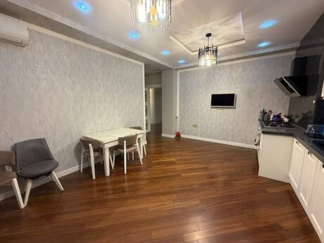 Аренда: 4-комнатная квартира, 200 м², Şah İsmayıl Xətai: 2 100 ₼/мес 3