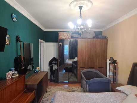 Продаётся 3-комнатная квартира в старом фонде, Həzi Aslanov, 85 м², 185 000 AZN, фото 2 / 8
