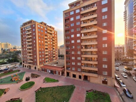 4-комнатная квартира, 195 м², Nizami: 650 000 ₼ 5