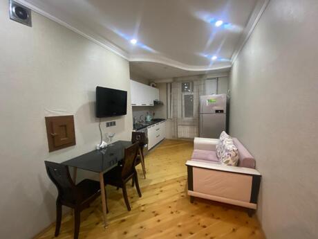 1 otaq · 52 m² · 5/17 mərtəbə, İnşaatçılar