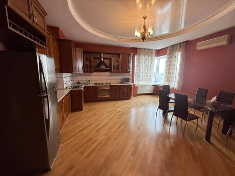 4-room apartment for rent, 240 m², Gənclik: 1 200 ₼/mo 5