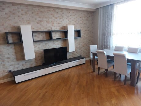 3 otaqlı mənzil, 178 m², 28 May: 550 000 ₼ 2