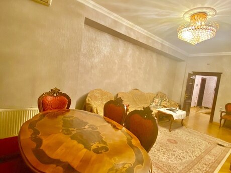 Аренда: 3-комнатная квартира, 130 м², İnşaatçılar: 900 ₼/мес 3