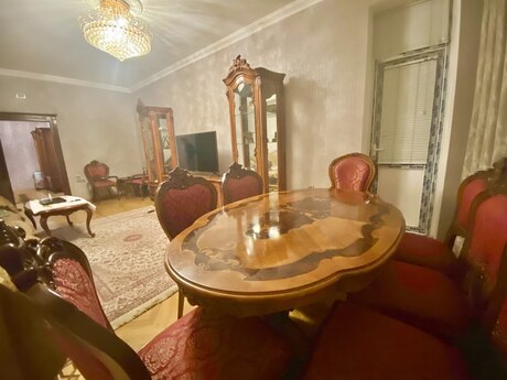 Аренда: 3-комнатная квартира, 130 м², İnşaatçılar: 900 ₼/мес 5