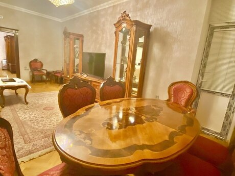 Аренда: 3-комнатная квартира, 130 м², İnşaatçılar: 900 ₼/мес 2