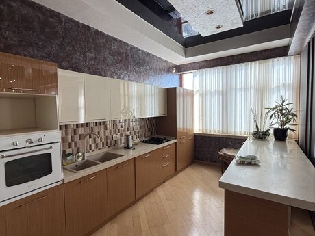 4-room apartment for rent, 220 m², Gənclik: 2 100 ₼/mo 5