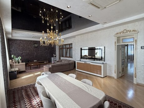 4-room apartment for rent, 220 m², Gənclik: 2 100 ₼/mo 4
