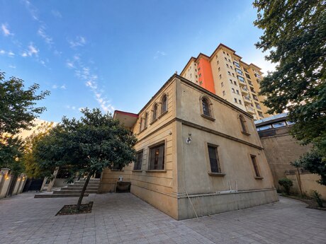 Объявление №6488498 - Баку, м. Гянджлик, 8-комн., 300 м²