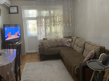 Elan №6488474 - Bakı, Nizami r., 4 otaqlı, 75 m², 3/5 mərtəbə