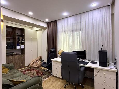 4-комнатная квартира, 155 м², İnşaatçılar: 390 000 ₼ 5