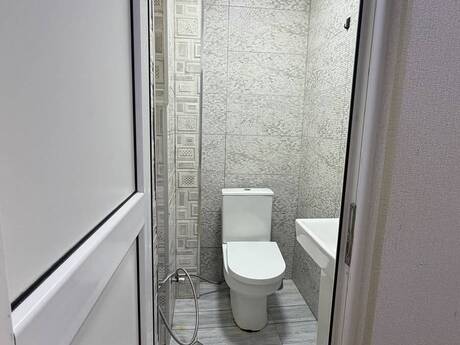 Kirayə 1 otaqlı mənzil, 25 m², 28 May: 700 ₼/ay 2