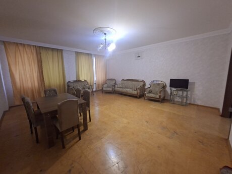 Kirayə 3 otaqlı mənzil, 130 m², İnşaatçılar: 700 ₼/ay 5