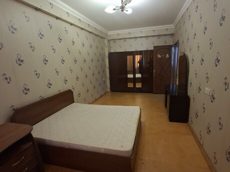 3 otaq · 130 m² · 3/17 mərtəbə, İnşaatçılar