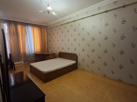 Kirayə 3 otaqlı mənzil, 130 m², İnşaatçılar: 700 ₼/ay 2