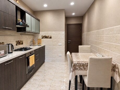 3-комнатная квартира, 85 м², 28 May: 370 000 ₼ 3