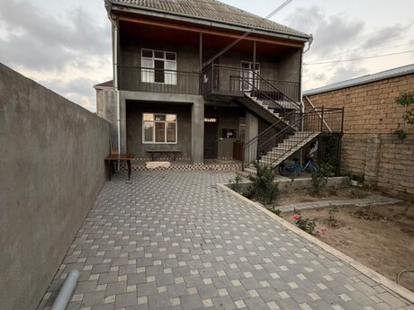 6 otaqlı həyət evi, 200 m², Zabrat: 120 000 ₼ 2