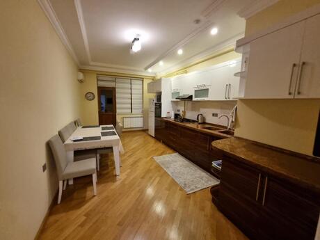Elan №6488861 - Bakı, Şah İsmayıl Xətai m., 4 otaqlı, 190 m², 8/18 mərtəbə