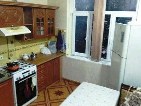 Elan №6477641 - Bakı, Elmlər Akademiyası m., 3 otaqlı, 70 m², 1/4 mərtəbə