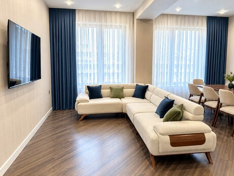 Elan №6488999 - Bakı, Ağ şəhər q., 3 otaqlı, 155 m², 5/8 mərtəbə