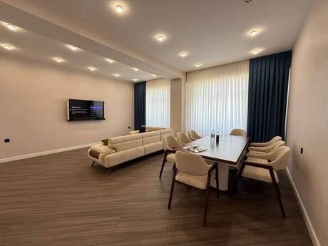 3-room apartment for rent, 135 m², Ağ şəhər: 3 000 ₼/mo 2