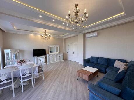 Elan №6489256 - Bakı, Ağ şəhər q., 3 otaqlı, 140 m², 5/7 mərtəbə